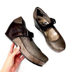 OTBT Aura Mary Jane platform wedge 8.5